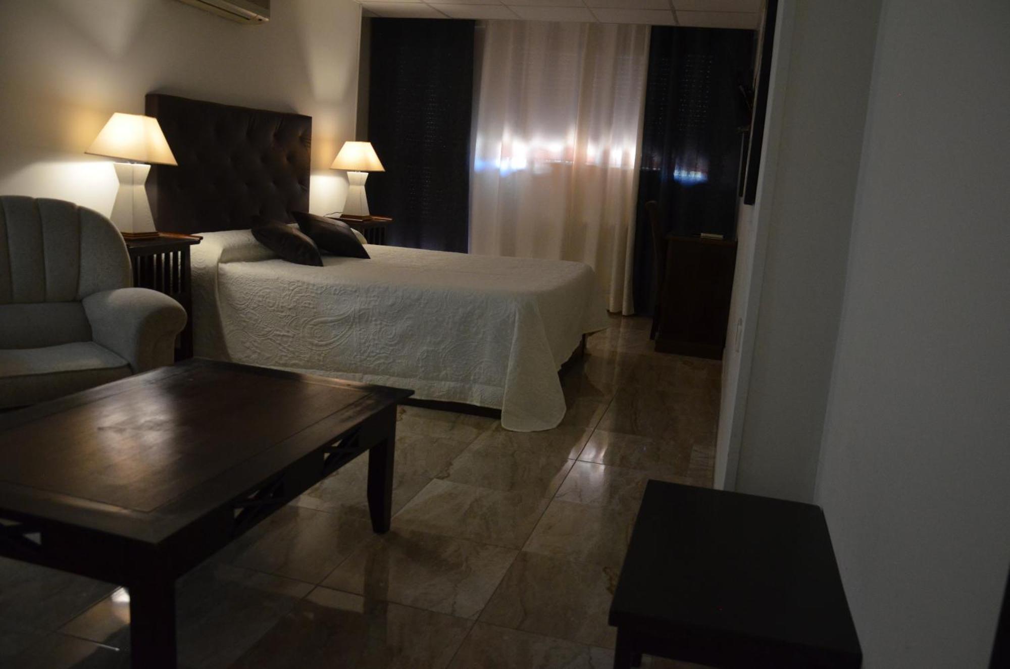 Hostal Mont Royal 알리칸테 외부 사진