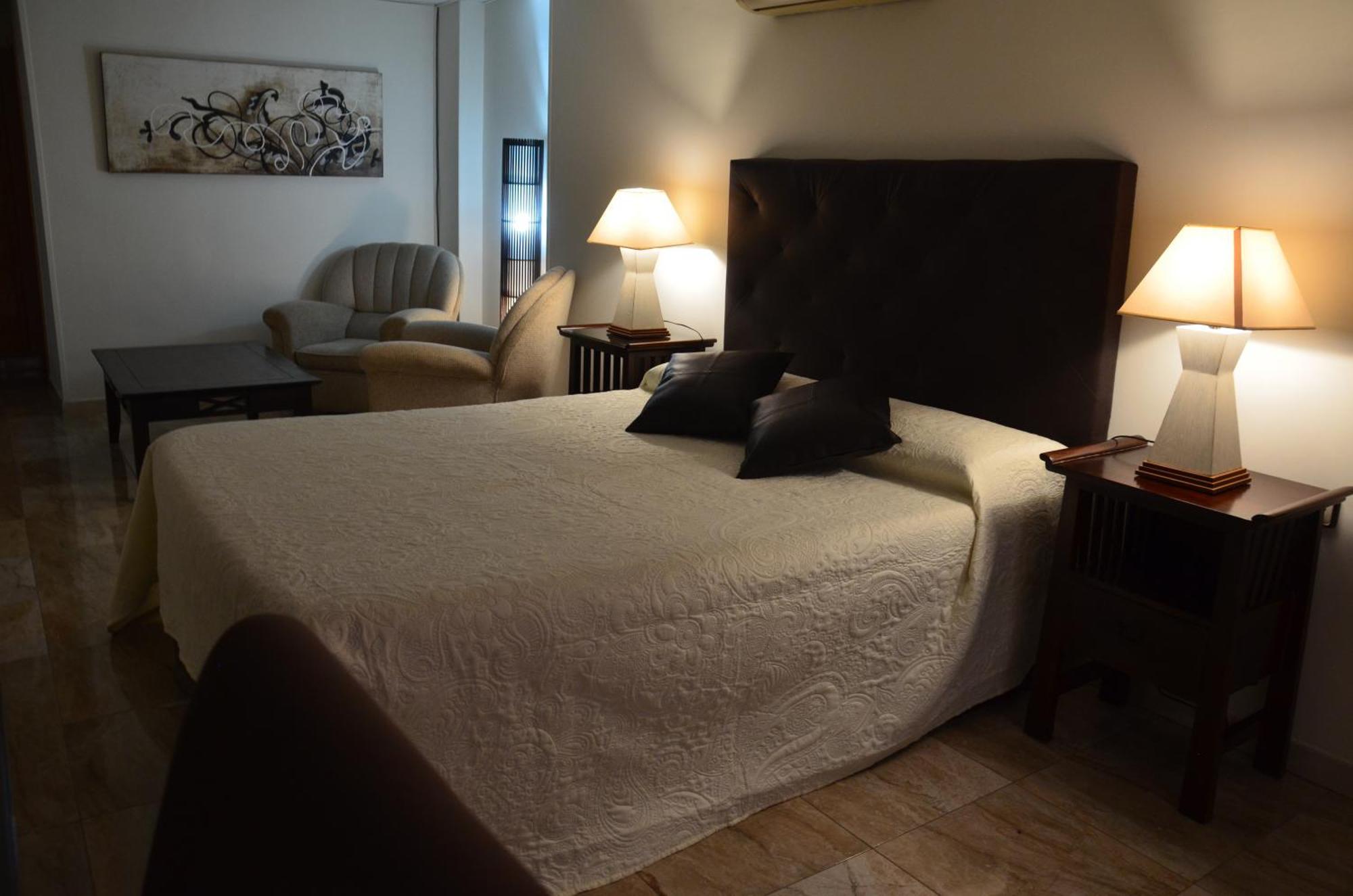 Hostal Mont Royal 알리칸테 외부 사진